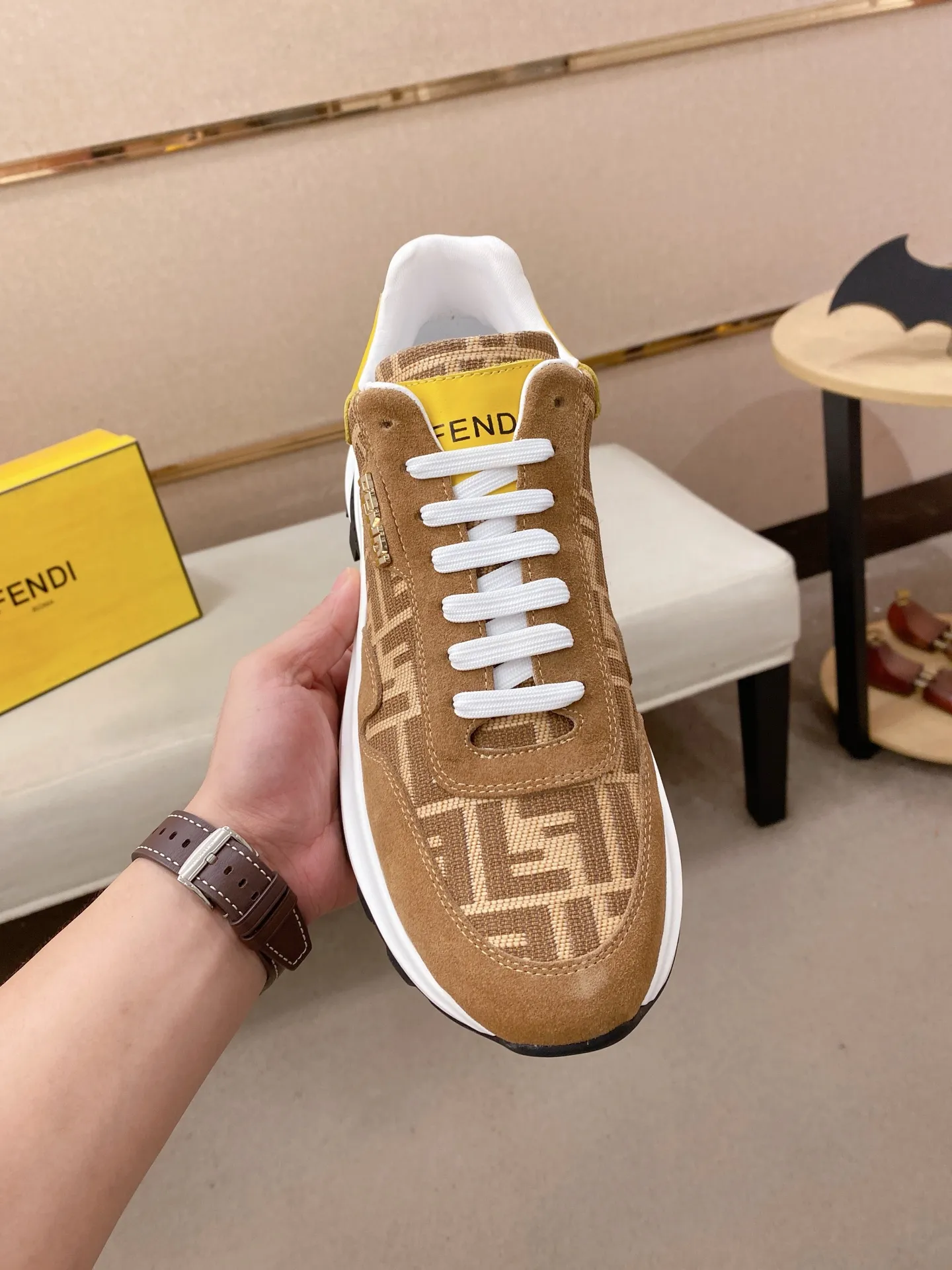 Men's shoes 💰 462💰 (fendi) New style 👊🏻 upper 🇮🇹 imported cowhide fabric 🇩🇪 lining imported sheepskin lining. The original outsole is molded to highlight the identity of every man, and the upper foot is elegant and stable🚶🏻🚶🏻The high-end custom counters reproduce the original version📯No matter the wind or rain, the shoe last remains unchanged and can withstand the verification of time🔍️,🔵 Size: 38-44